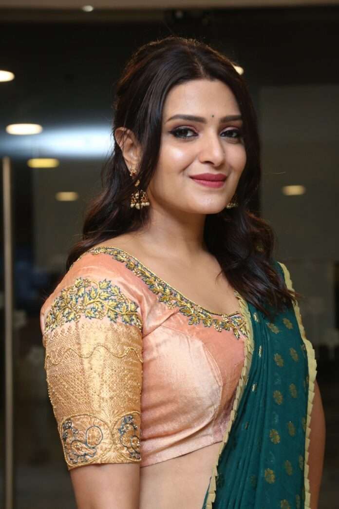 Divya Pillai (6)