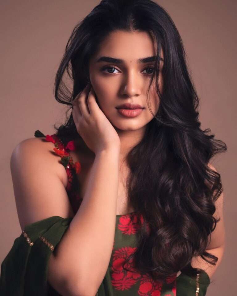 Krithi Shetty Latest Insta Photos (9)