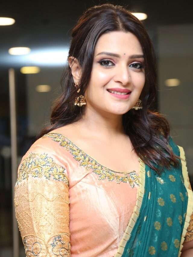 Actress Divya Pillai Latest Photos