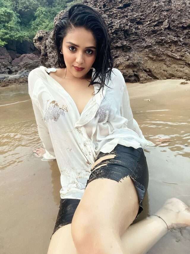 Sreemukhi Cola Goa Vacation Photos