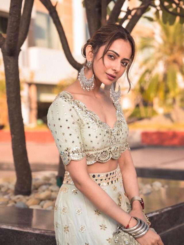 Rakul Preet Singh Glamours Pictures