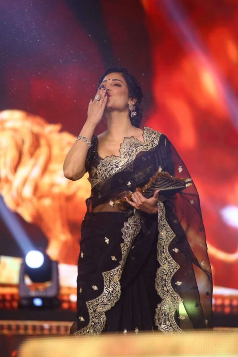శృతి హాసన్ @ వీరసింహారెడ్డి మూవీ ప్రీ రిలీజ్ ఈవెంట్‌