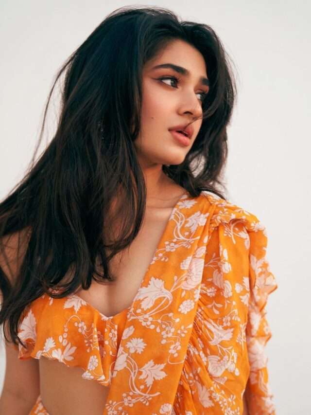 Krithi Shetty Hot Show