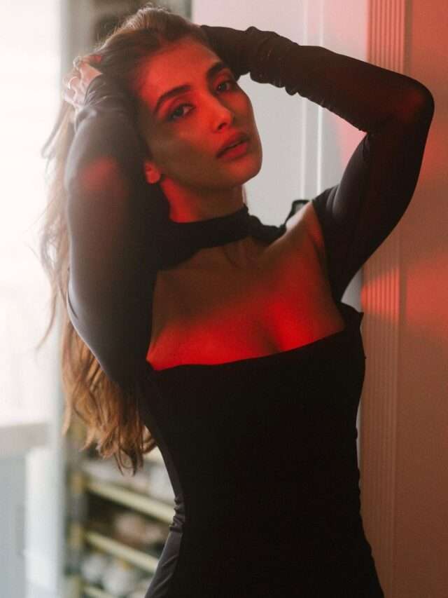 Pooja Hegde Glamour Show