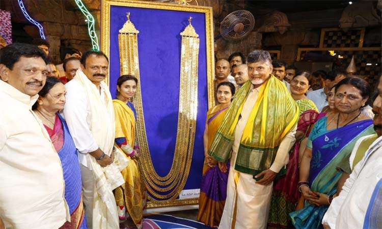 చంద్రబాబు…టెంపుల్ రన్!