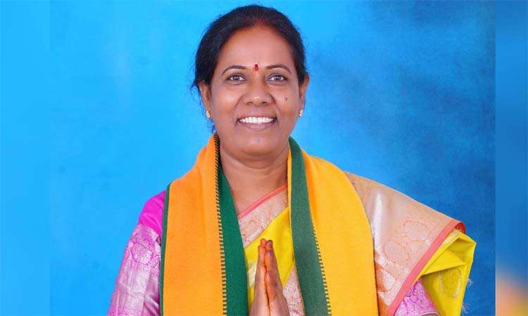 బీజేపీకి,ఈటలకు మరో షాక్..బీఆర్ఎస్‌లోకి తుల ఉమ!