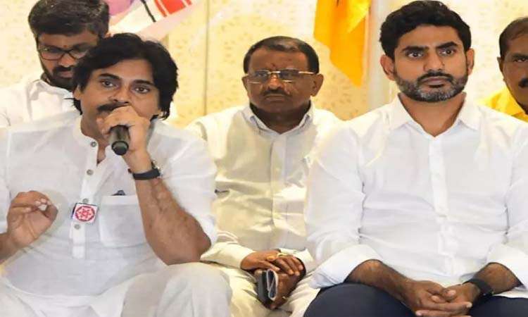 పదేళ్లు కలిసుంటా అన్నాడు..అంతలోనే షాకిచ్చిన పవన్?