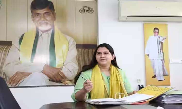 టీడీపీకి మరో షాక్..కేశినేని శ్వేత రాజీనామా!