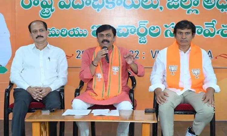 సీనియర్ల అలకపాన్పు..వాట్ నెక్ట్స్!