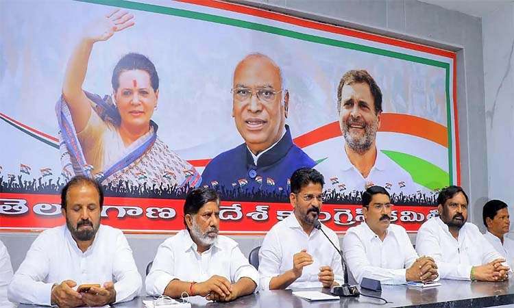 టీకాంగ్రెస్‌లో తారాస్థాయికి విభేదాలు!