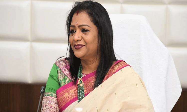 కేసీఆర్‌కు షాక్..కాంగ్రెస్‌లోకి గ్రేటర్ మేయర్!