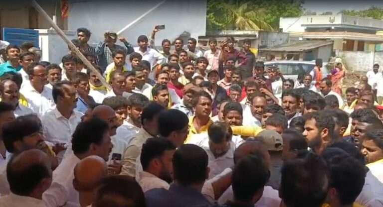 నెల్లూరు టీడీపీలో వర్గపోరు..