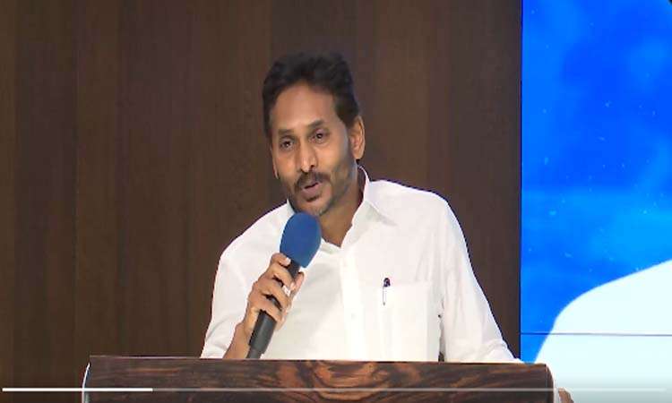 విశాఖ..సంఖ్యా బలం లేకున్నా పోటీనా!