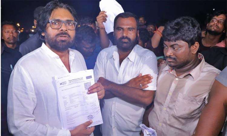 క్యాబ్ డ్రైవర్ల సమస్యపై డిప్యూటీ సీఎం పవన్