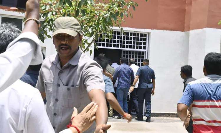 ఏసీబీ కోర్టులో ఎంపీ మిథున్ రెడ్డి