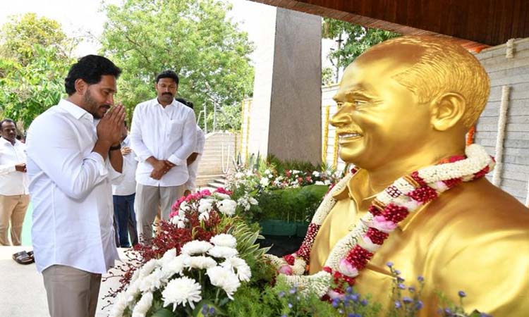 పులివెందులకు వైఎస్ జగన్
