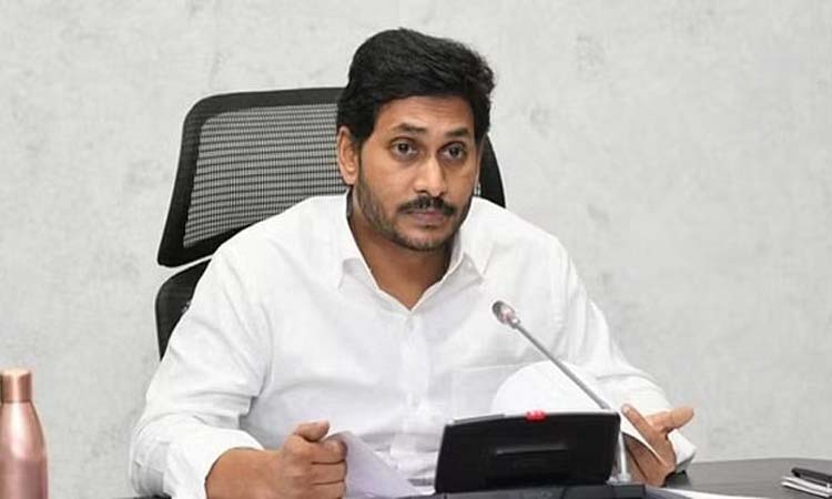 చంద్రబాబుకు ప్రజలే బుద్దిచెబుతారు!