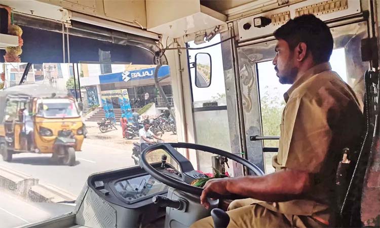 ఆర్టీసీ డ్రైవర్లకు ఇక నో ఫోన్!