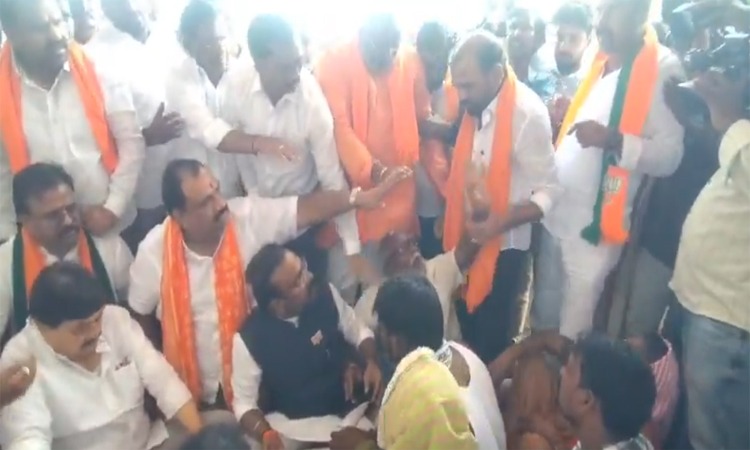 టీబీజేపీ నేతల బూతు పురాణం