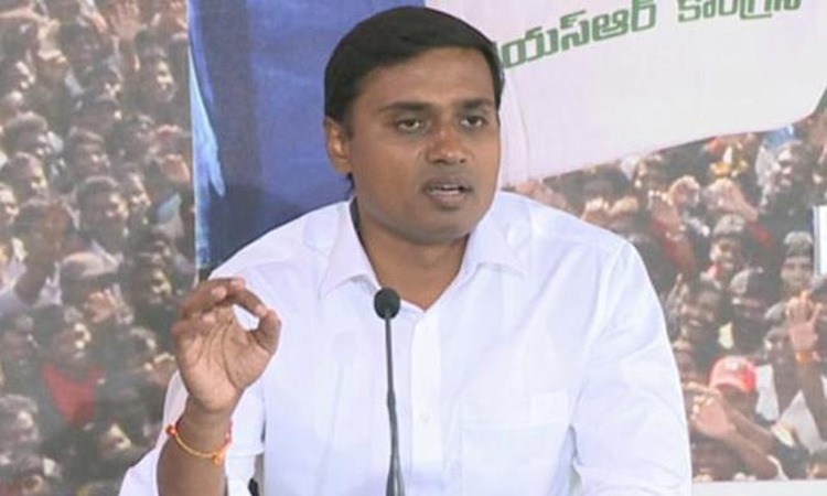మిథున్ రెడ్డిపై సిట్ సోదాలు