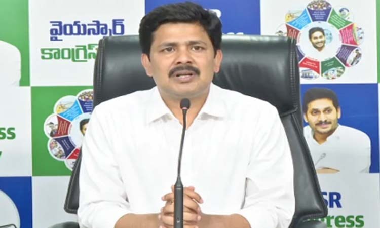 వైసీపీ ఎంపీ ఫిర్యాదుపైజాతీయ ఎస్సీ కమిషన్