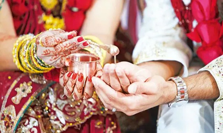 పెళ్లిళ్ల సీజన్‌..సందడే సందడి