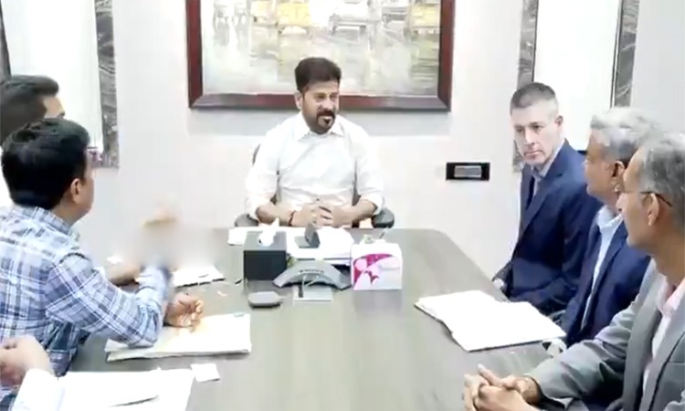 సీఎం రేవంత్‌తో అమెజాన్ ప్రతినిధుల భేటీ