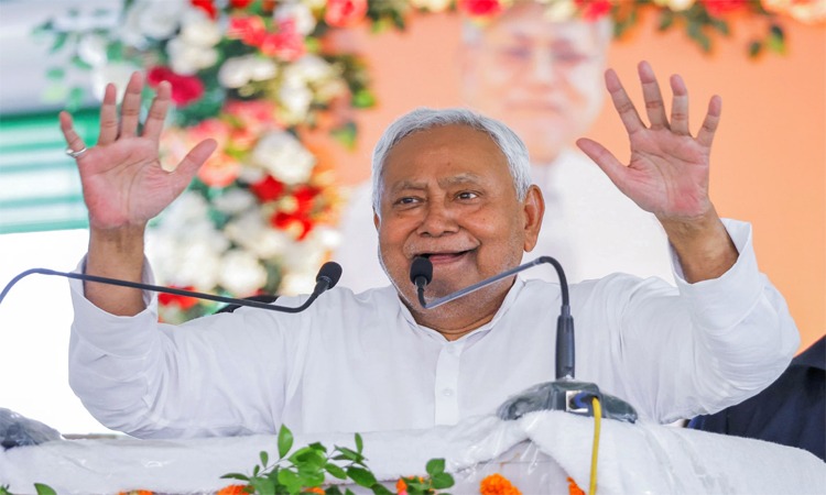 ఫీనిక్స్ పక్షిలా ఎదిగిన నేత నితీష్!