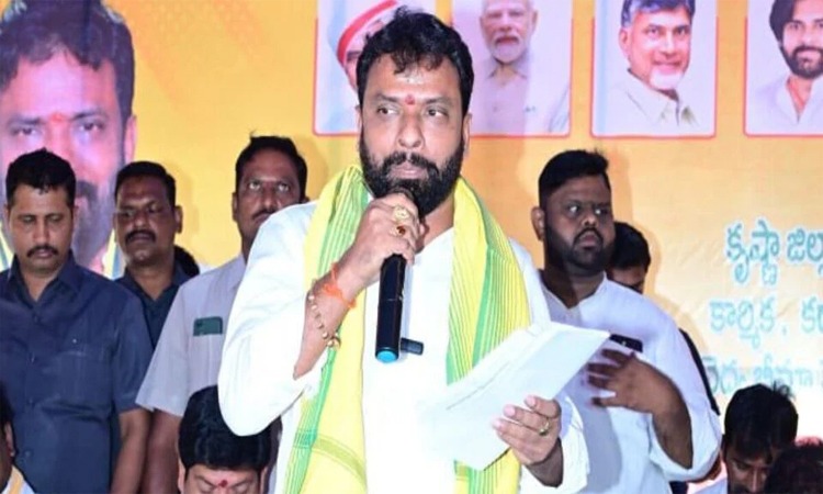 కేసీఆర్‌పై మంత్రి వాసంశెట్టి అనుచిత వ్యాఖ్యలు