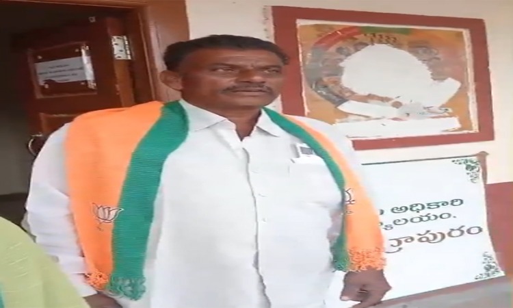 టీడీపీ నేతలు చెప్పిన వారికే యూరియా!