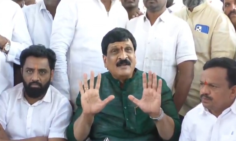 కాంగ్రెస్ పార్టీలో బీఆర్ఎస్ కోవర్టులు!