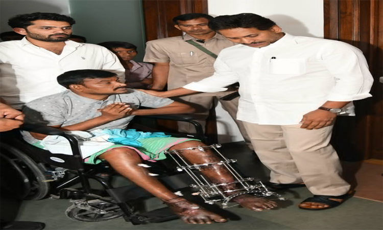 జగన్‌ను కలిసిన చల్లా నాగరాజు