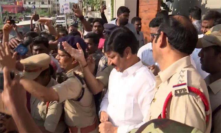 మాజీ మంత్రి జోగి రమేష్‌కు బెయిల్