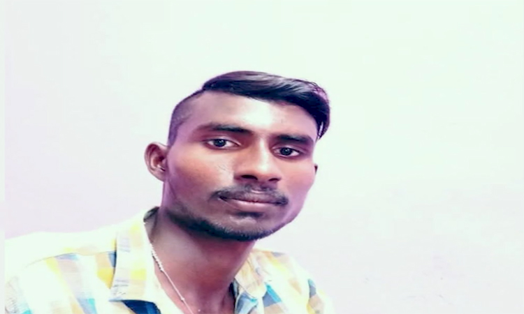 యువకుడి దారుణ హత్య..పెట్రోల్ పోసి!