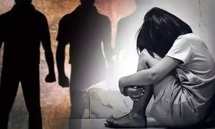 గంజాయి మత్తు..మైనర్ బాలికపై రౌడీషీటర్ల అత్యాచారం
