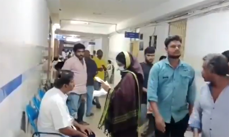 మారు వేషంలో ప్రభుత్వ ఆసుపత్రిలో కలెక్టర్