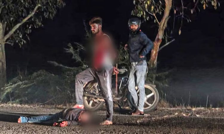 పదేళ్ల పగ..చంపేసి శవంపైనే!