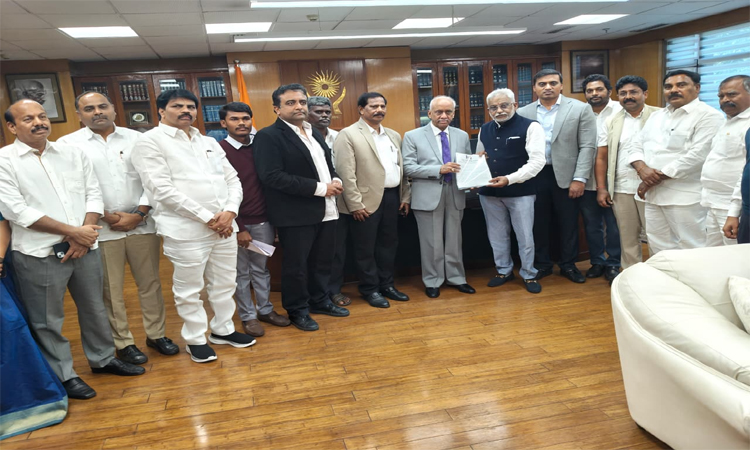 NHRCకి వైసీపీ నేతల ఫిర్యాదు