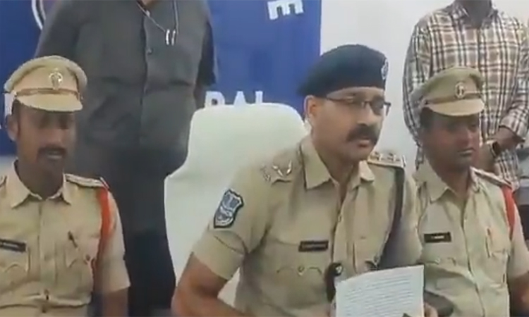 సుపారీ గ్యాంగ్‌తో పవన్ కళ్యాణ్ హఠావో..రచయిత హత్య