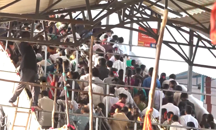 మహా శివరాత్రి..ఆలయంలోనే చైన్ స్నాచింగ్!