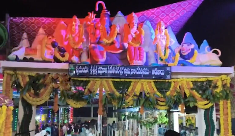 శివాలయం..దేవుడికే ఆఫర్ ఇచ్చాడు!