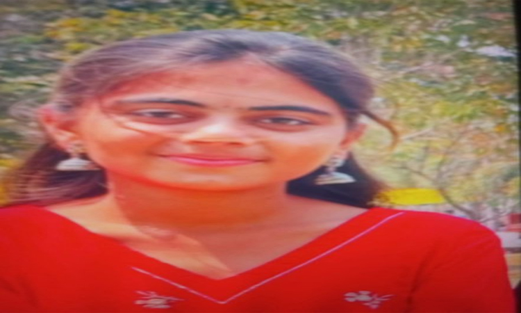 ఇంజనీరింగ్ కాలేజీ విద్యార్థిని ఆత్మహత్య