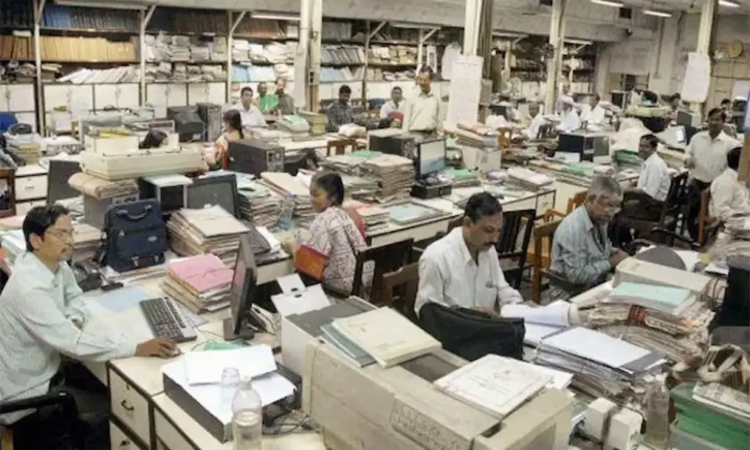 పంచాయతీ కార్యదర్శులకు షాకిచ్చిన బాబు!