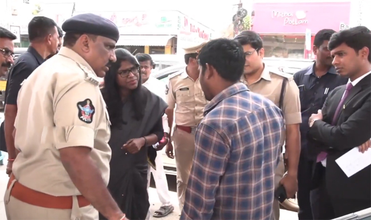 ఏపీలో ఇంధన కొరత..బంక్‌లకు క్యూ