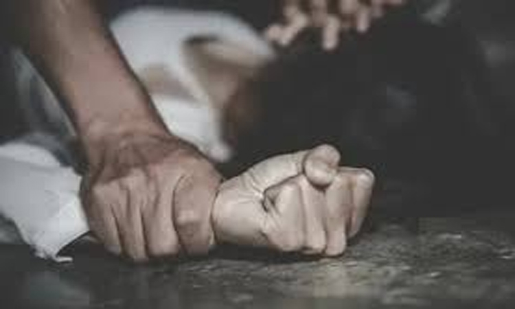 పైలెట్ ట్రైనింగ్‌కు వెళ్తే..ఇన్‌స్ట్రక్టర్ అత్యాచారం!