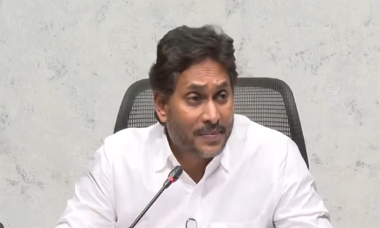 చంద్రబాబు పని దోపిడి చేయడమే!