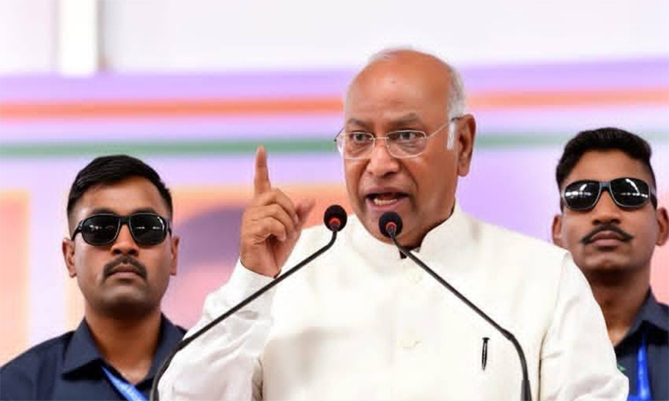 రాజకీయ ప్రయోజనాల కోసమే…ఖర్గే ఫైర్