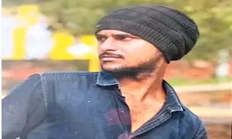ప్రేమోన్మాది పై కాల్పులు..పోలీసులకు గాయాలు
