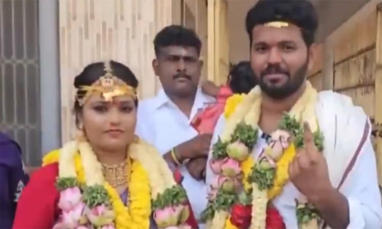పెళ్లి పీట‌ల నుండే పోలింగ్ బూతుకు!