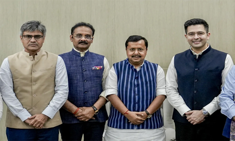 కేజ్రీవాల్‌కు బిగ్ షాక్